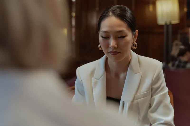 Minds That Meet: Why Intellectual Depth Has Become the True Currency of Elite Companionship